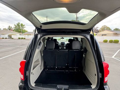 Used 2017 Dodge Grand Caravan SXT image 20