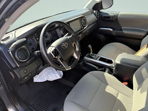 Used 2023 Toyota Tacoma SR5 AWD/4WD image 4