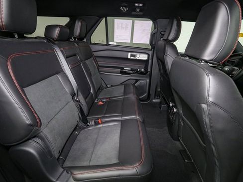 Used 2023 Ford Explorer ST-Line image 19