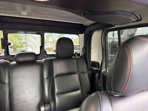 Used 2022 Jeep Gladiator Rubicon AWD/4WD image 15