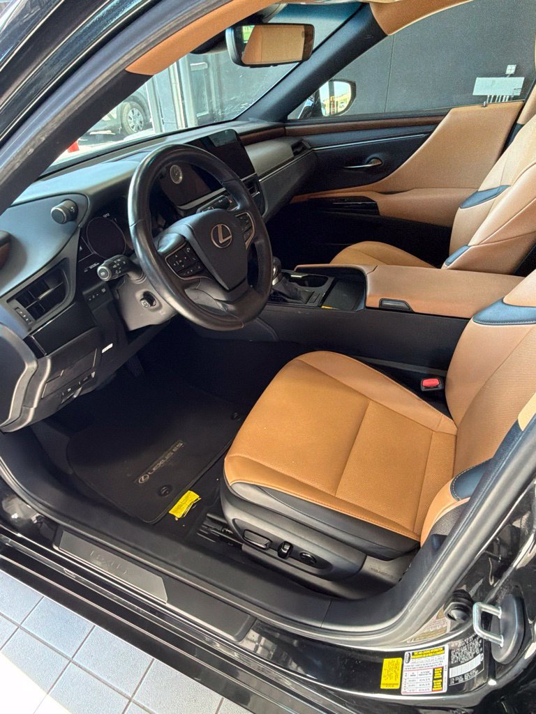 Used 2025 Lexus ES 350 w/ Premium Package FWD image 9