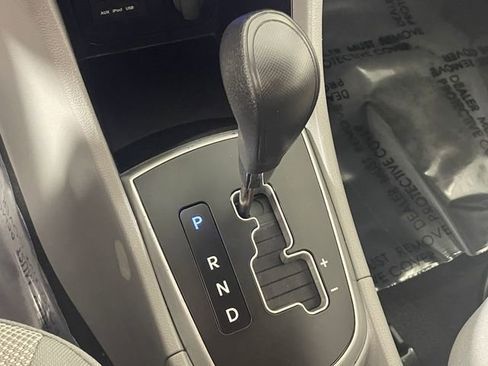 Used 2013 Hyundai Accent GLS FWD image 9