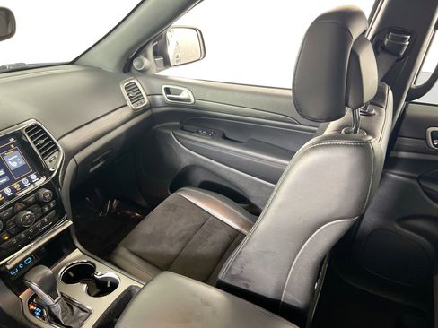 Used 2022 Jeep Grand Cherokee Laredo X image 23