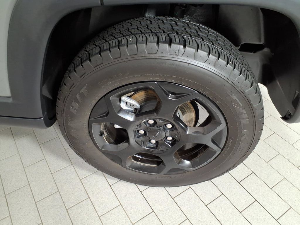 Used 2023 Jeep Compass Trailhawk AWD/4WD image 8