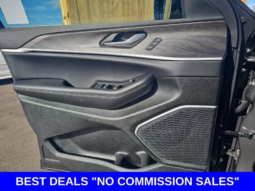 Used 2026 Jeep Grand Cherokee Limited AWD/4WD image 28
