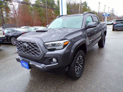 Used 2023 Toyota Tacoma TRD Sport w/ Technology Package image 3