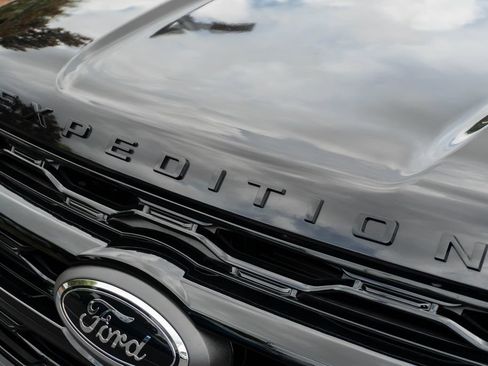 Used 2024 Ford Expedition Max Limited AWD/4WD image 9