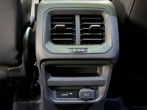 Used 2020 Volkswagen Tiguan SE w/ Panoramic Sunroof Package image 22