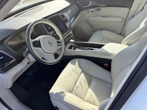 Used 2017 Volvo XC90 T6 Momentum w/ Vision Package AWD/4WD image 5