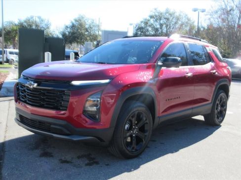 Used 2025 Chevrolet Equinox LT w/ Safety and Technology Package image 3