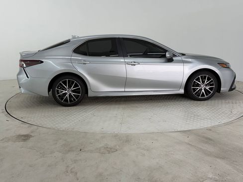 Used 2024 Toyota Camry SE w/ Convenience Package image 7