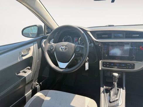 Used 2019 Toyota Corolla LE FWD image 11