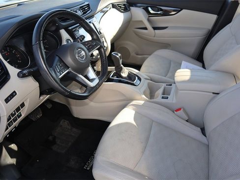 Certified 2022 Nissan Rogue Sport SV w/ Technology Package image 11