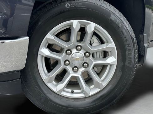 Used 2023 Chevrolet Silverado 1500 LT AWD/4WD image 26