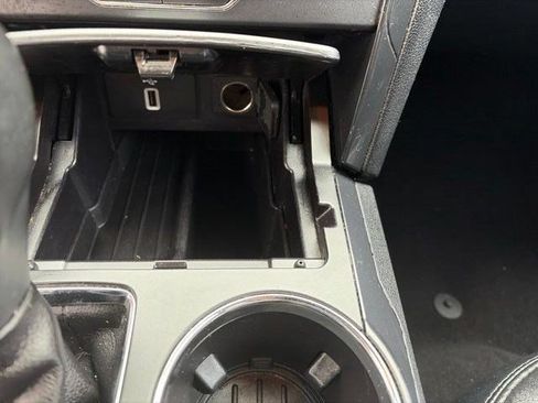 Used 2019 Ford Explorer XLT w/ Equipment Group 202A FWD image 27