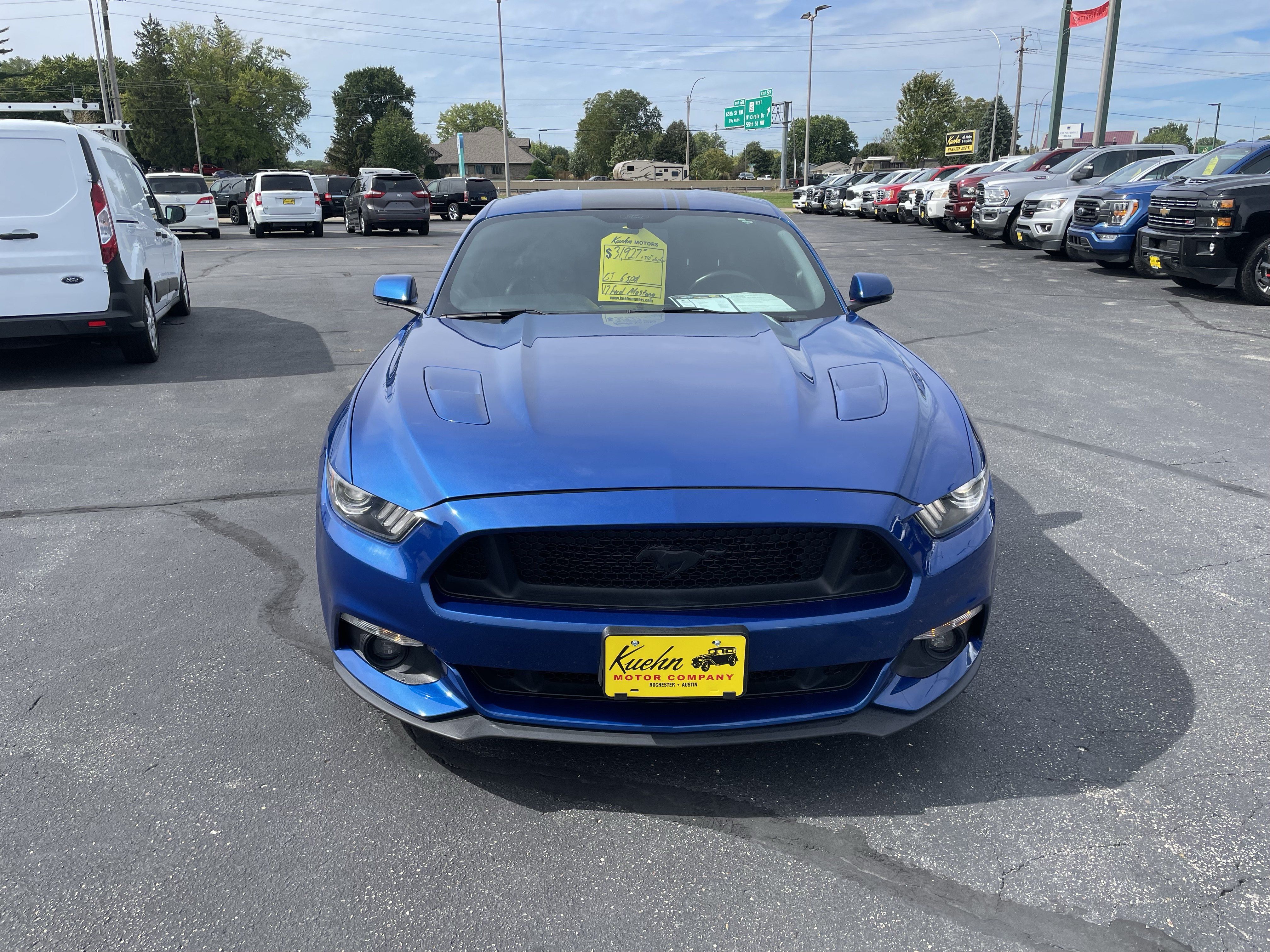 Used 2017 Ford Mustang GT Premium w/ GT Performance Package RWD image 3