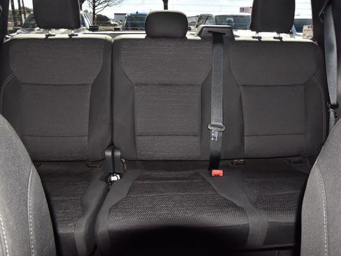 Certified 2022 Ford F150 XLT w/ Equipment Group 302A High image 20