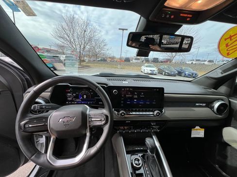 Used 2024 Chevrolet Colorado ZR2 w/ ZR2 Convenience Package III image 38