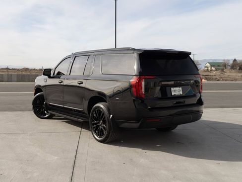 Used 2024 GMC Yukon XL SLT image 4