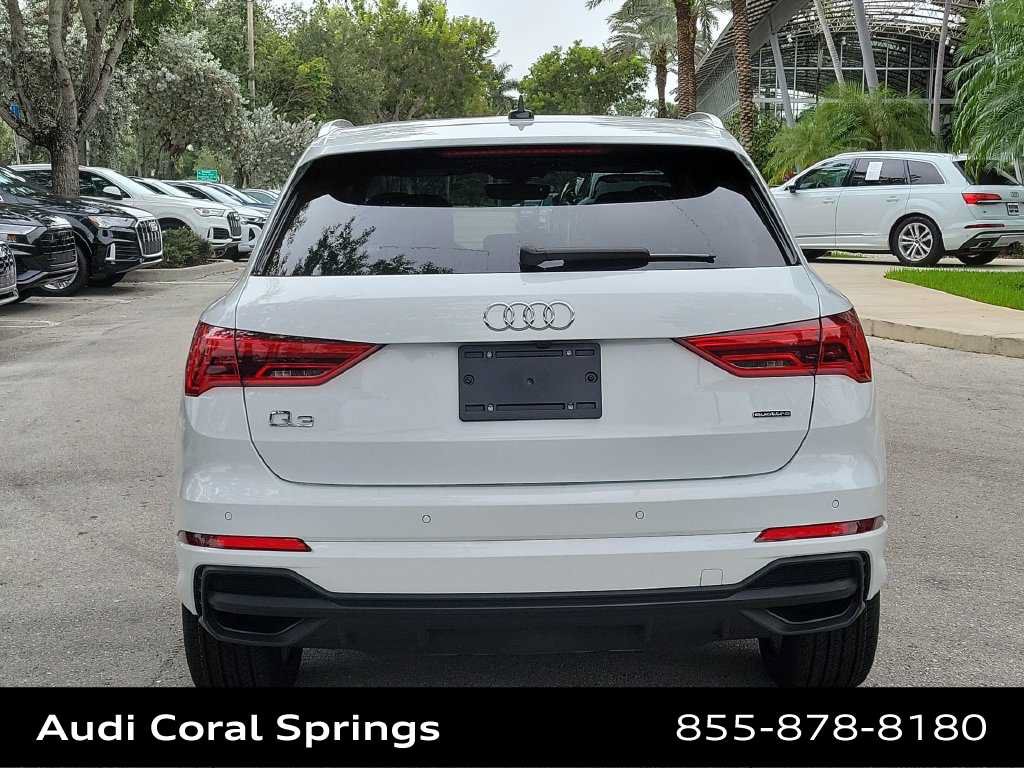 Certified 2024 Audi Q3 2.0T Premium w/ Convenience Package AWD/4WD image 13