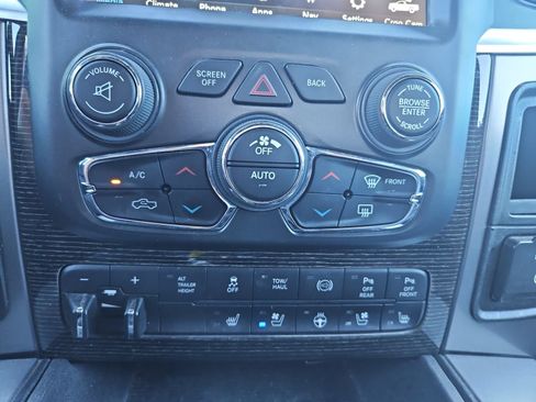 Used 2018 RAM 2500 Limited AWD/4WD image 16