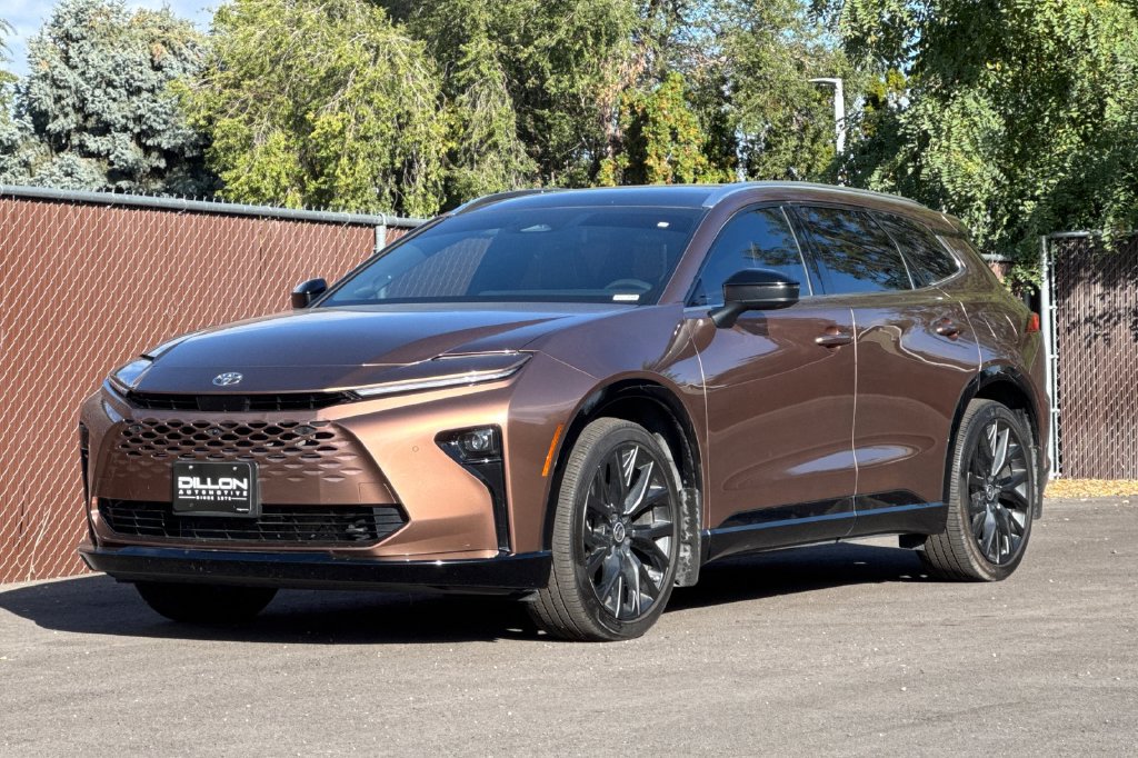 Used 2025 Toyota Crown Signia w/ Advanced Technology Package AWD/4WD image 11