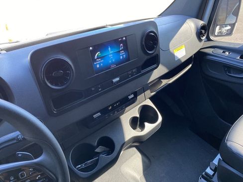Used 2024 Mercedes-Benz Sprinter 2500 w/ Acoustic Package image 8