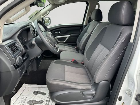 Used 2023 Nissan Titan SV image 24