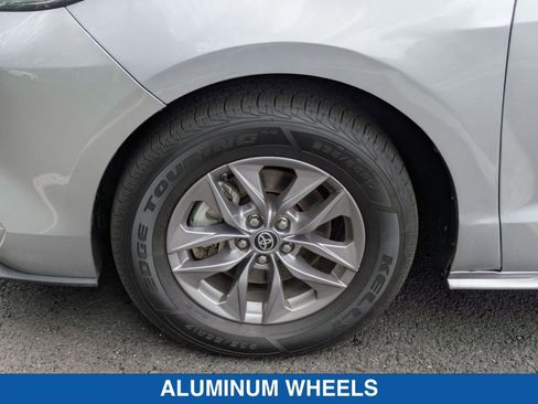 Used 2023 Toyota Sienna XLE image 11