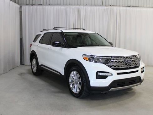Used 2021 Ford Explorer Limited w/ Equipment Group 301A AWD/4WD image 28