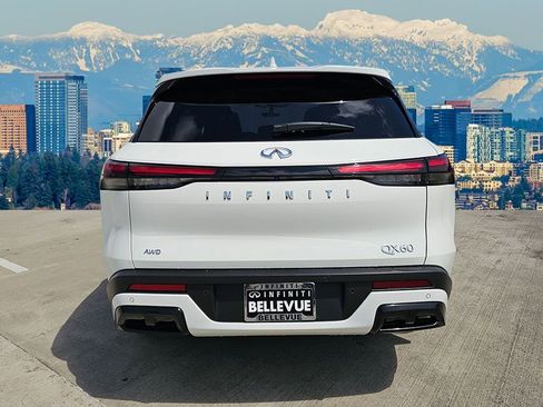 Certified 2024 INFINITI QX60 Pure image 9