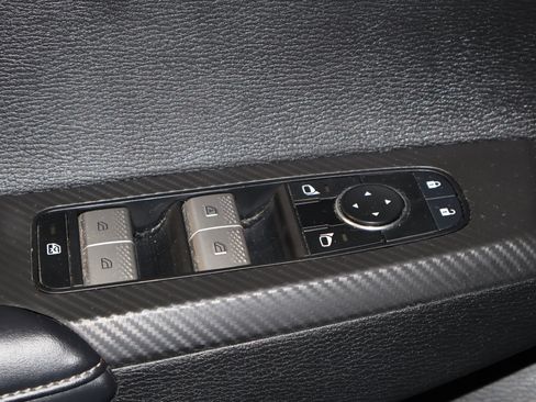 Used 2024 Mitsubishi Outlander ES image 32