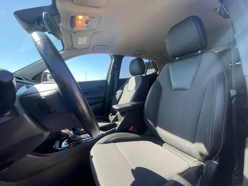 Used 2022 Buick Encore GX Select image 19