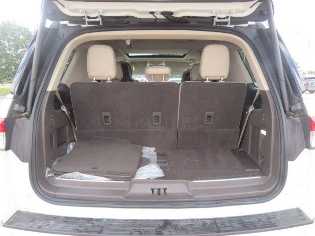 Used 2023 Lincoln Navigator Reserve AWD/4WD image 10