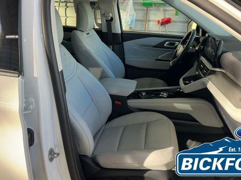 New 2026 Ford Explorer Platinum w/ LUX Leather Package image 18