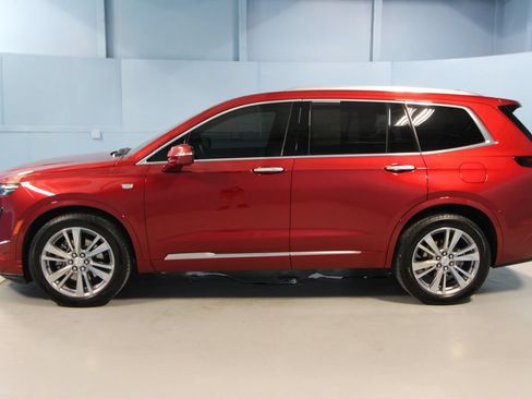 Used 2023 Cadillac XT6 Premium Luxury w/ Platinum Package FWD image 32