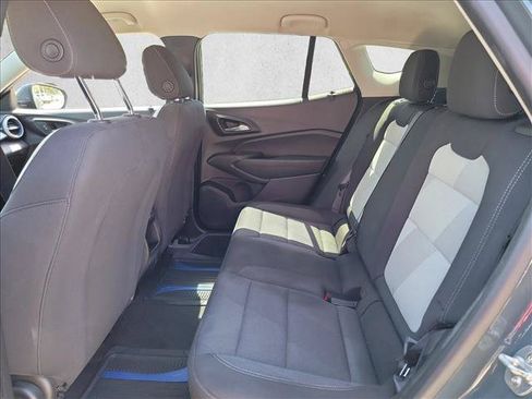 Used 2025 Chevrolet Trax LS w/ LS Convenience Package FWD image 14