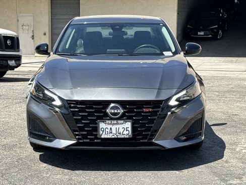 Used 2023 Nissan Altima 2.5 SR FWD image 3