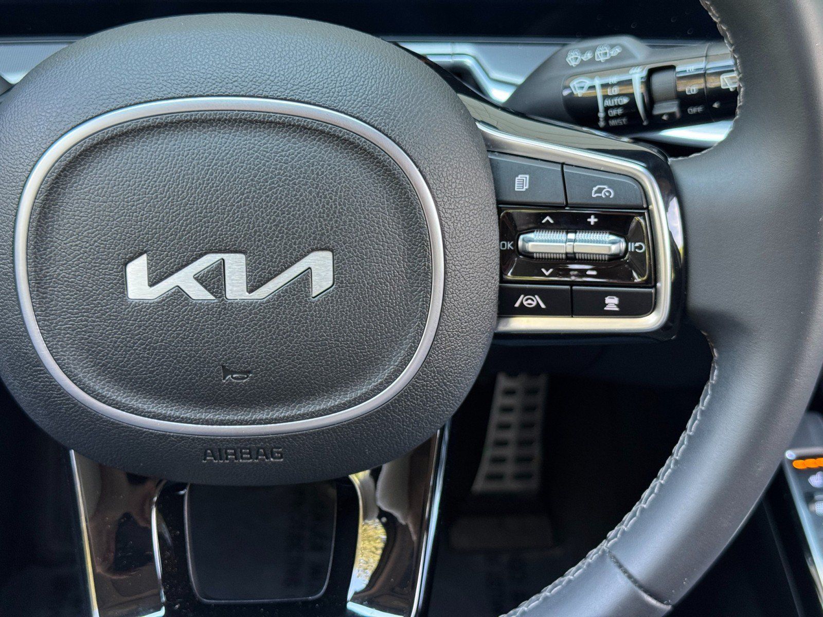 Used 2024 Kia Sorento SX FWD image 22