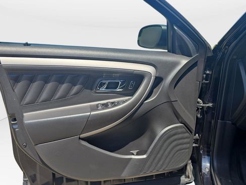Used 2019 Ford Taurus SEL w/ Equipment Group 201A FWD image 16