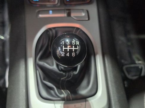 Used 2010 Chevrolet Camaro SS RWD image 13