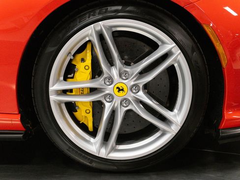 Used 2018 Ferrari 812 Superfast image 26