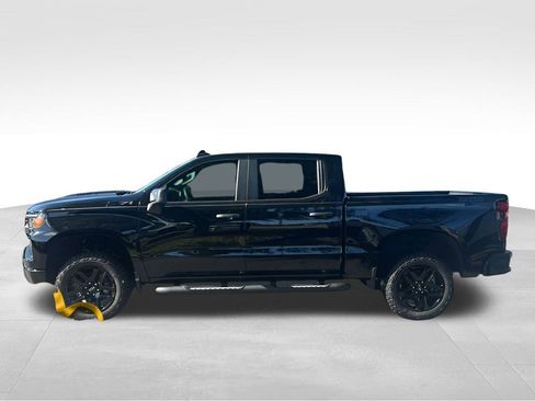 New 2026 Chevrolet Silverado 1500 Custom Trail Boss w/ Midnight Edition AWD/4WD image 3