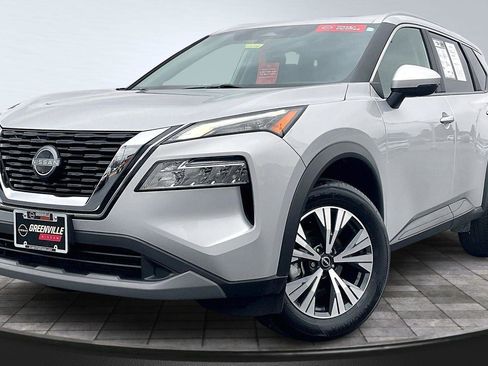 Used 2022 Nissan Rogue SV w/ SV Premium Package image 12