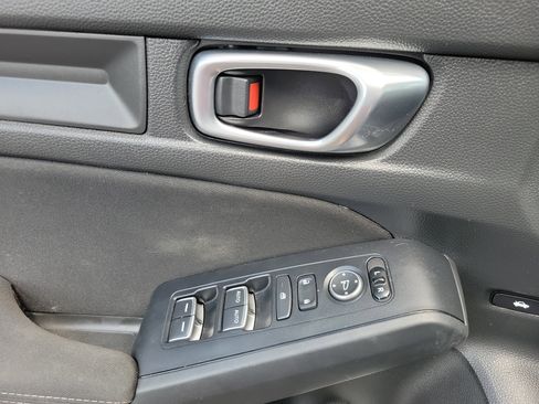 Used 2023 Honda Civic LX image 5
