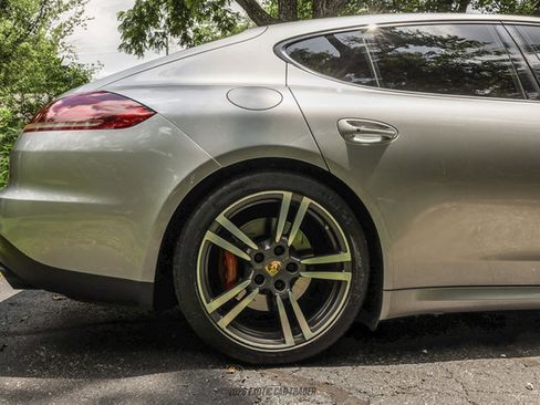 Used 2016 Porsche Panamera GTS AWD/4WD image 10