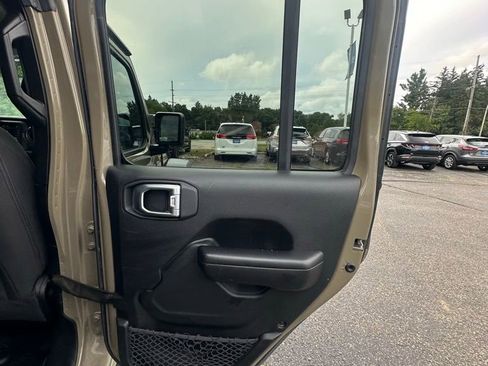 Used 2020 Jeep Gladiator Sport w/ Quick Order Package 24S AWD/4WD image 14