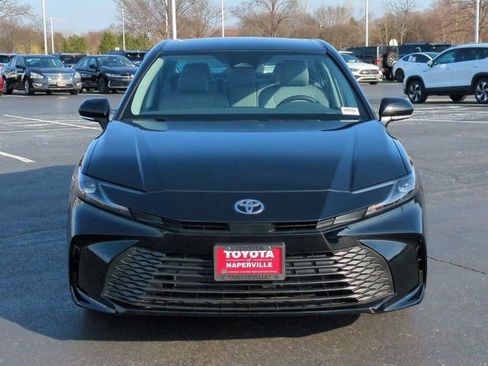 Used 2026 Toyota Camry LE image 4