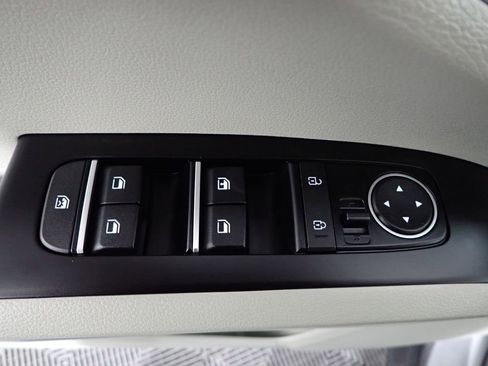 Used 2025 Kia Soul LX w/ LX Technology Package FWD image 23