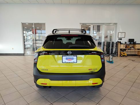 New 2026 Nissan Kicks SR w/ Cold Weather Package image 4